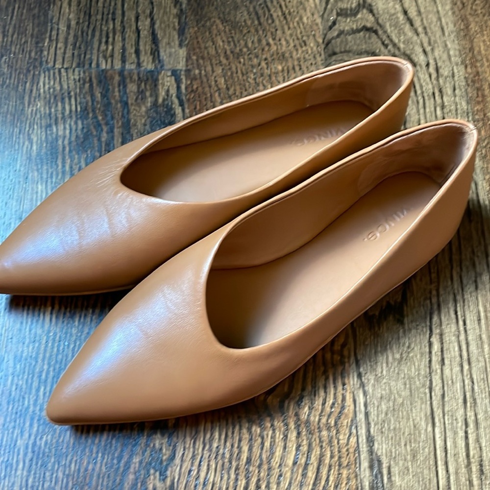 Vince Lex Leather Flats NWOT size 8/38
